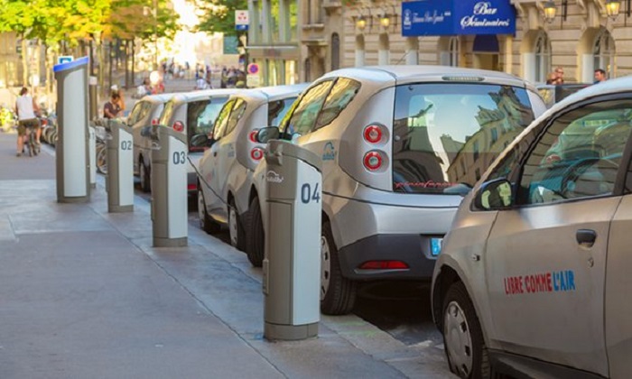 Plans for an electric car charging point in every new home in Europe 